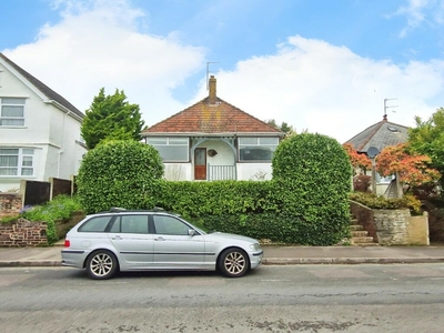 4 bedroom detached bungalow for sale in Churchfield Road, CLOSE TO POOLE PARK & TOWN CENTRE, Dorset, BH15