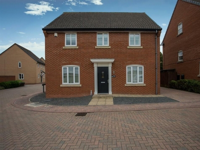 4 bedroom detached house for sale in Ashville Road, Hampton Hargate, Peterborough, PE7