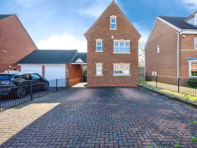 4 bedroom detached house for sale in Bayham Close, Elstow, Bedford, Bedfordshire, MK42