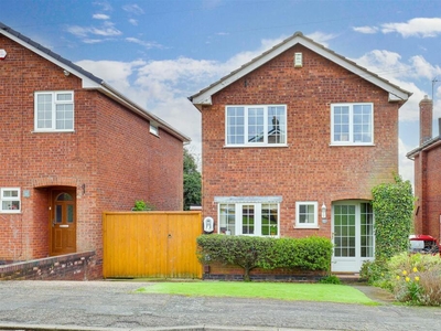 4 bedroom detached house for sale in Derry Drive, Arnold, Nottinghamshire, NG5 8RT, NG5