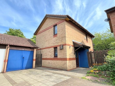 4 bedroom detached house for sale in Derwood Grove, Werrington, Peterborough, PE4
