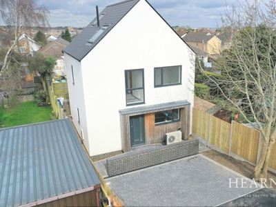 4 bedroom detached house for sale in Faith Gardens, Parkstone, Poole, BH12