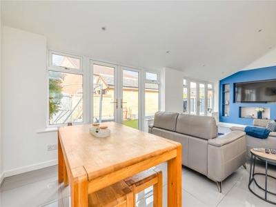 4 bedroom detached house for sale in Laxton Way, Bedford, Bedfordshire, MK41