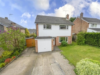 4 bedroom detached house for sale in Linton Rise, Leeds, West Yorkshire, LS17