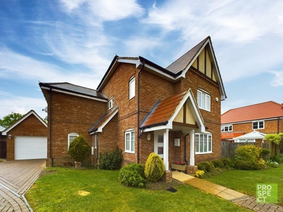 4 bedroom detached house for sale in Longcroft Gardens, Shinfield, Reading, Berkshire, RG2