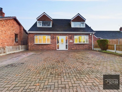 4 bedroom detached house for sale in Saughall Road, Blacon, Chester, CH1