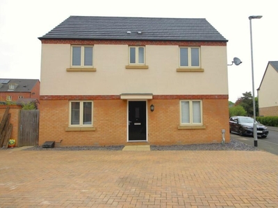 4 bedroom house for rent in Jennings Close, Marina Gardens - NN5