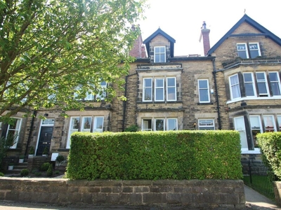 4 bedroom house for rent in West End Avenue, Harrogate, North Yorkshire, UK, HG2