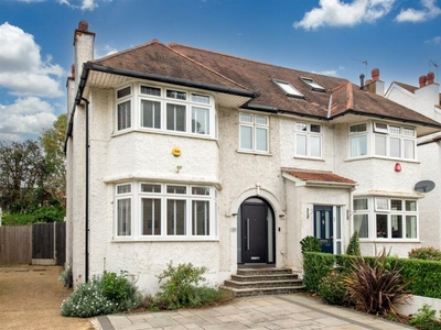 4 bedroom semi-detached house for rent in Holders Hill Gardens, London, NW4