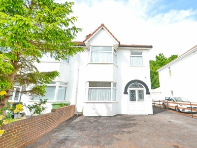4 bedroom semi-detached house for rent in Pine Grove, Filton, BS7