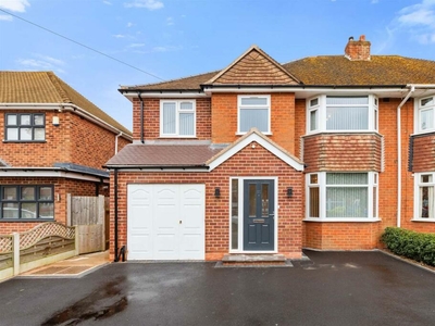 4 bedroom semi-detached house for rent in St. Gerards Road, Solihull, B91