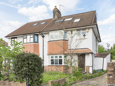 4 bedroom semi-detached house for rent in Thornton Road,
Thornton, SW12