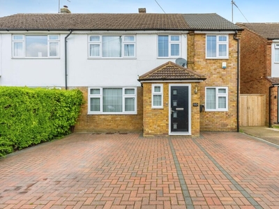 4 bedroom semi-detached house for sale in Austin Road, Luton, LU3