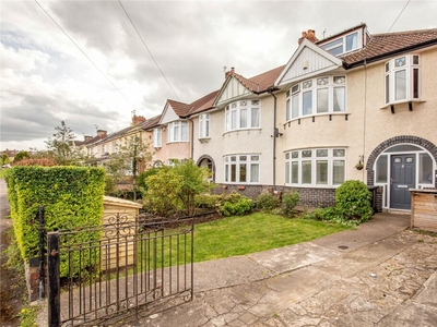 4 bedroom semi-detached house for sale in Grace Road, Downend, Bristol, BS16