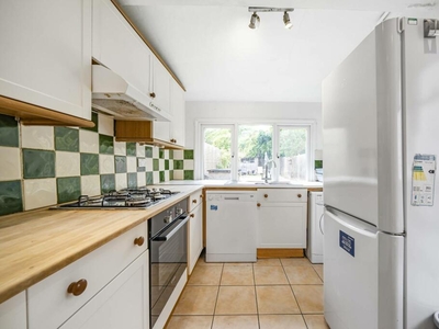 4 bedroom terraced house for rent in Trevelyan Road, Tooting, London, SW17
