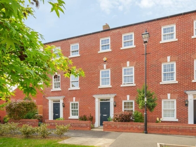 4 bedroom terraced house for sale in Broad Mead Avenue, Great Denham, Bedford, MK40
