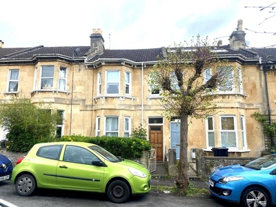 4 bedroom terraced house for sale in Shaftesbury Avenue, Bath, Somerset, BA1