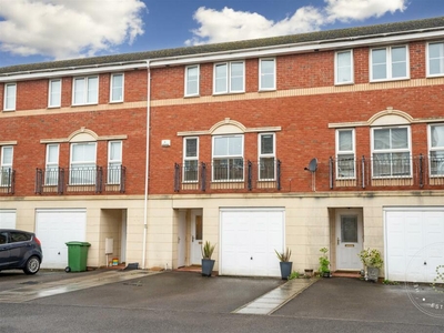 4 bedroom town house for sale in Milestone Close, Cardiff, CF14