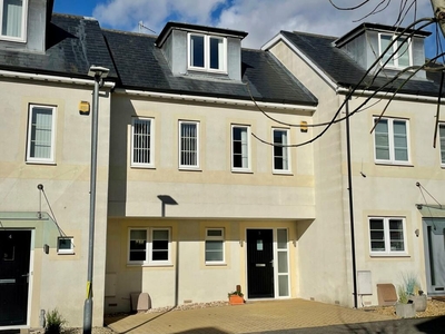 4 bedroom town house for sale in Park Close, Poole, BH15
