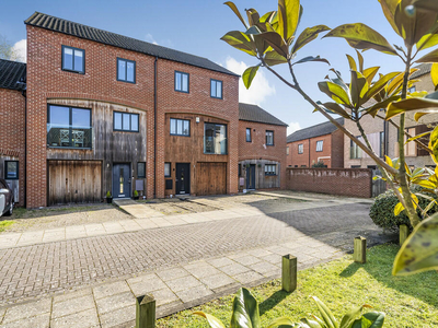 4 bedroom town house for sale in The Sidings, Norwich, NR1