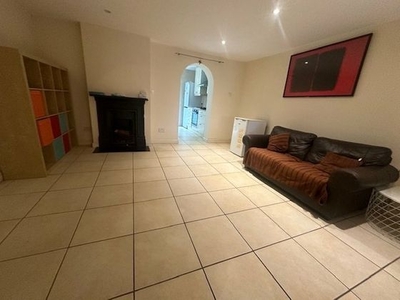 4 bedroom town house to rent London, N11 1NB