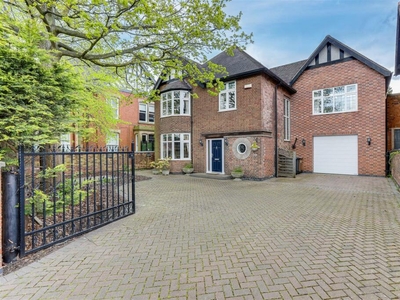 5 bedroom detached house for sale in Derby Road, Long Eaton, Derbyshire, NG10 4AX, NG10