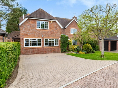 5 bedroom detached house for sale in Springfield Place, Chelmsford, Essex, CM1