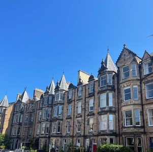 5 bedroom flat for rent in Marchmont Crescent, Marchmont, Edinburgh, EH9