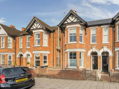 5 bedroom semi-detached house for sale in Castle Road, Bedford, MK40