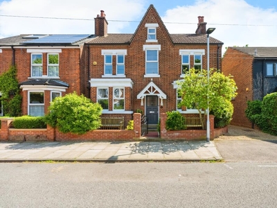 5 bedroom semi-detached house for sale in George Street, Bedford, Bedfordshire, MK40