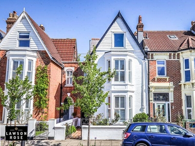 5 bedroom terraced house for sale in Inglis Road, Southsea, PO5