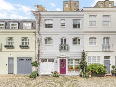 5 bedroom terraced house for sale in Petersham Place, London, SW7