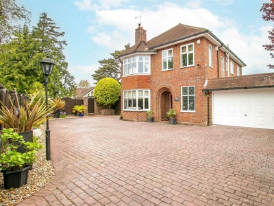 6 bedroom detached house for sale in Boulnois Avenue, Poole, BH14