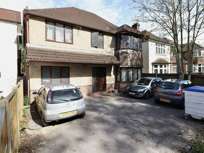 6 bedroom house share for rent in Burgess Road,Southampton, SO16