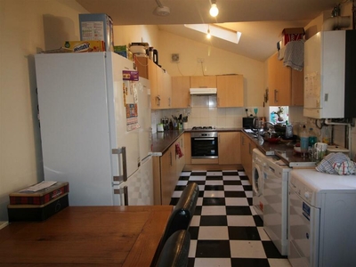 6 bedroom terraced house for rent in **£100pppw** Rothesay Avenue, Lenton, NG7 1PW, NG7