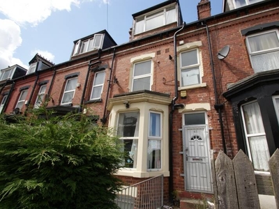 6 bedroom terraced house for rent in Delph Mount, Woodhouse, Leeds, LS6