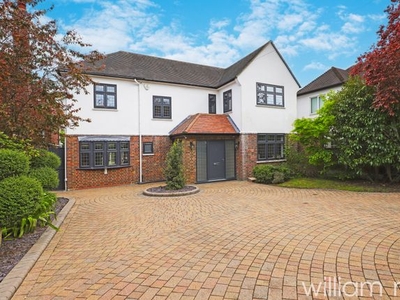 Detached house for sale in Tudor Close, Woodford Green IG8