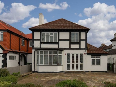 Detached house to rent in Briarwood Road, Stoneleigh KT17