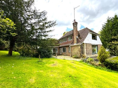 Detached house to rent in Homestall Road, Ashurst Wood, East Grinstead RH19