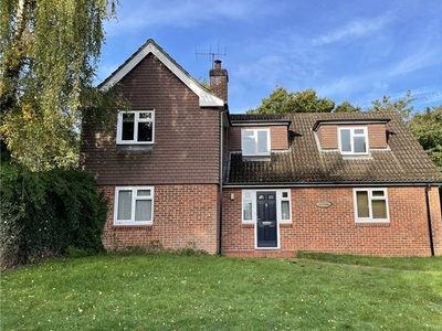 Detached house to rent in Tewkesbury Close, Basingstoke, Hampshire RG24
