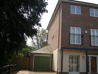 End terrace house to rent in Bath Place, Winchester SO22
