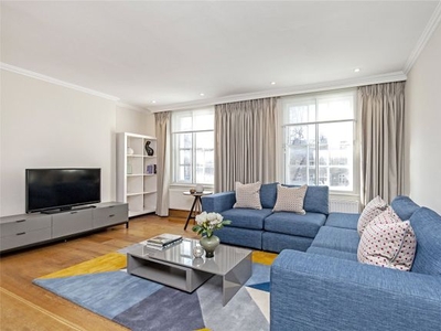 Flat for sale in Brompton Square, London SW3