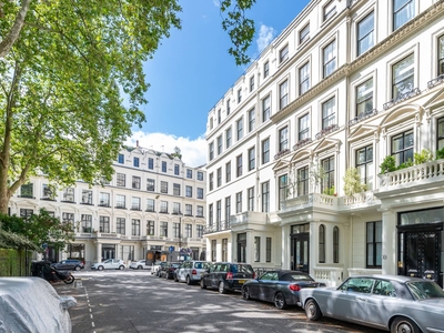 Flat in Cleveland Square, Bayswater, W2