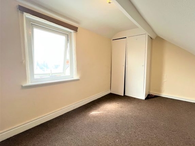 Flat to rent in Alphington Road, St. Thomas, Exeter EX2