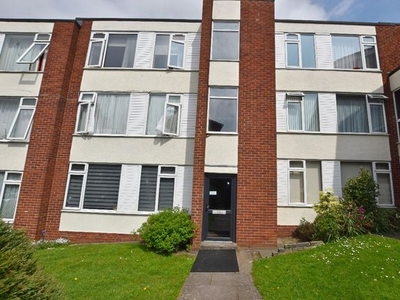 Flat to rent in Arden Grove, Ladywood, Birmingham B16