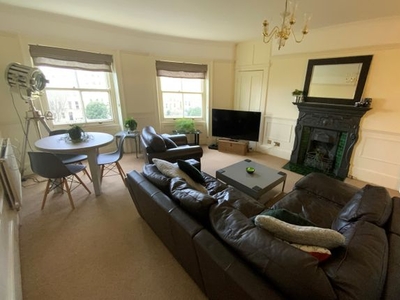 Flat to rent in Brunswick Square, Hove BN3