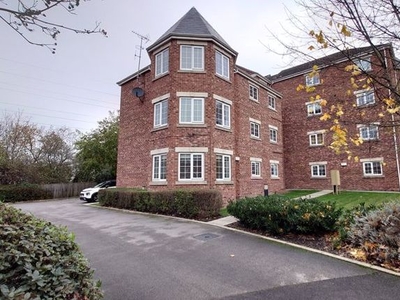 Flat to rent in Castle Lodge Gardens, Rothwell, Leeds LS26