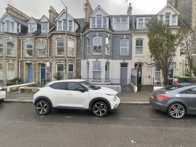 Flat to rent in Edgcumbe Avenue, Newquay TR7