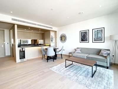 Flat to rent in Embassy Gardens, London SW11