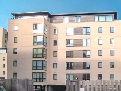 Flat to rent in Falcon Drive, Cardiff CF10